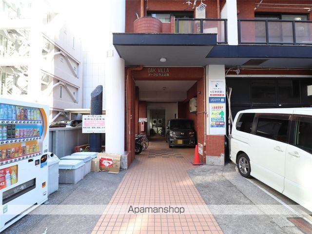 オークビラ上之園の玄関写真