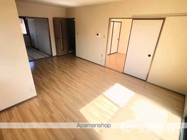 ハイカムール 南 B棟の内装写真