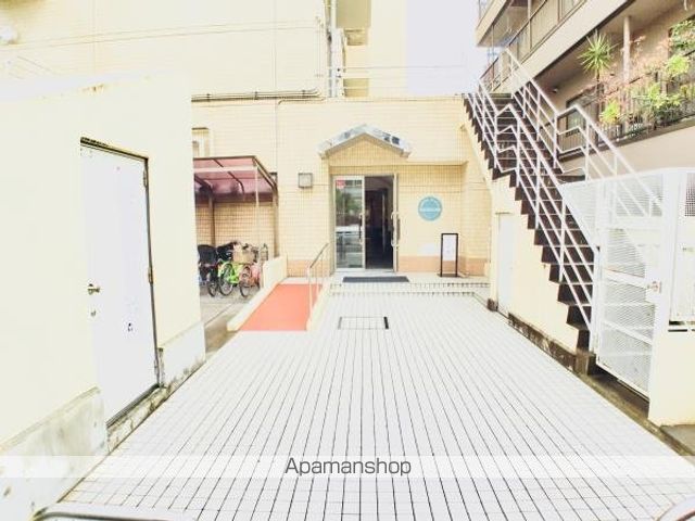 ロイヤルプラザ滝野川の玄関写真