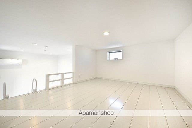 ティーダIの内装写真