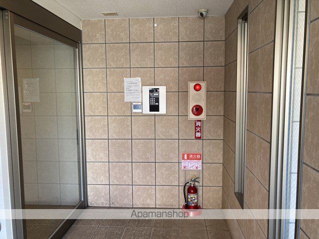 アーバンコート本荘の玄関写真