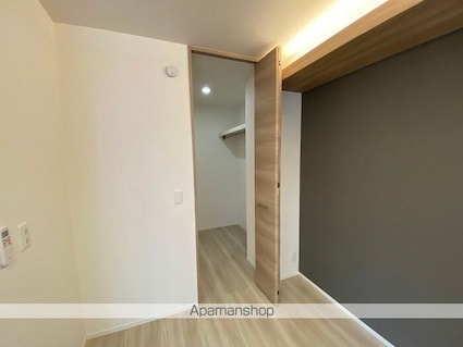 セレスティア鳴神[1LDK/45.38m2]の収納