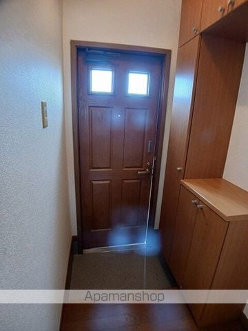 カルフールIIの内装写真