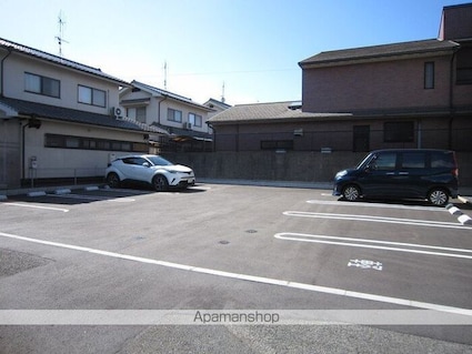 メゾンＮ＆Ｎ[2LDK/55.45m2]の駐車場