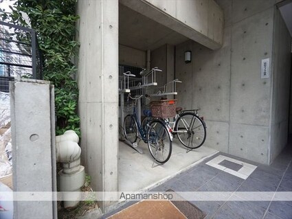 ラ・ルーシュ泉[1K/24.92m2]の外観3