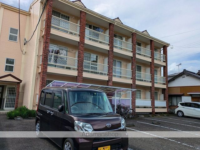 マンションクイーンの外観写真
