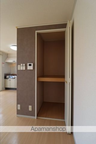 ロイヤルハイツ山上 A棟の内装写真