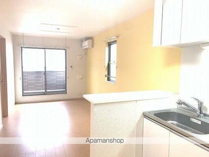 愛媛県四国中央市三島金子３丁目[2LDK/57.21m2]のキッチン