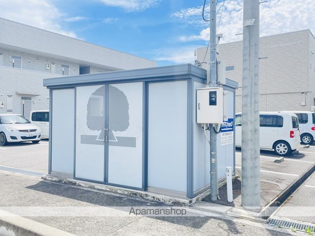 FIRST SQUARE A棟の外観写真
