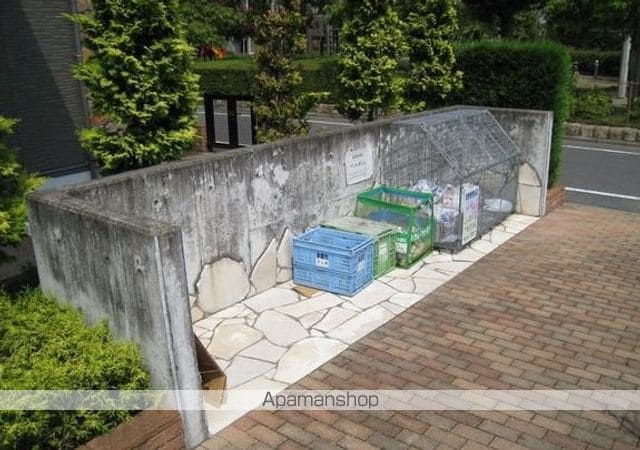 detached 東京都多摩市東寺方１丁目17-2

地図を見る