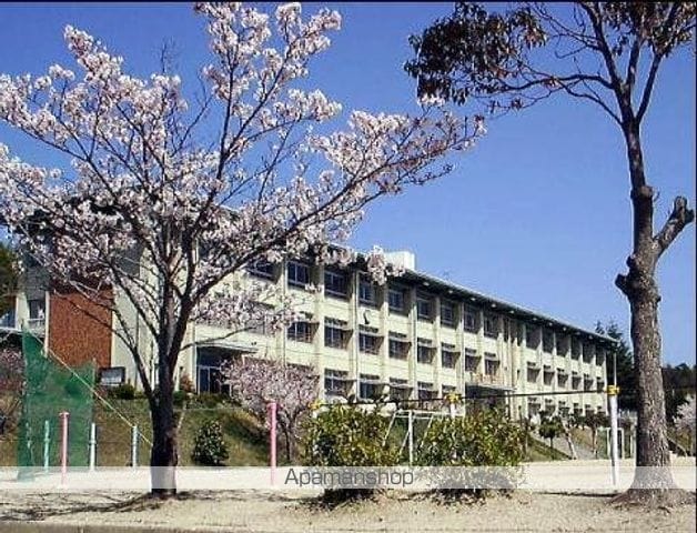 近鉄けいはんな線 学研奈良登美ケ丘駅 徒歩11分 3階建 築25年の周辺写真
