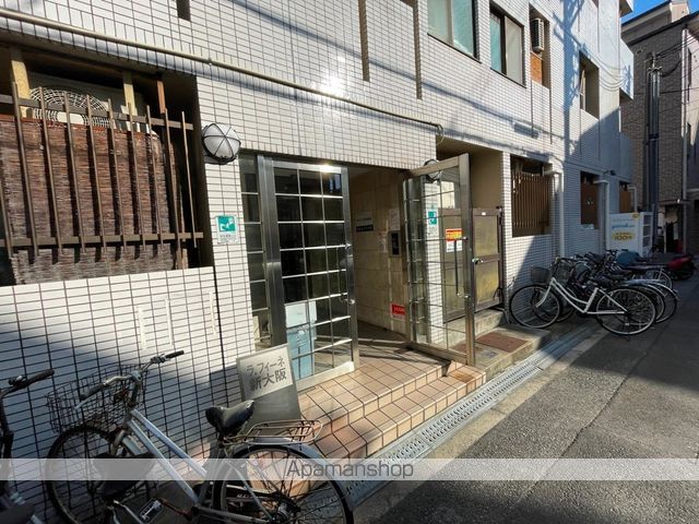 ラフィーネ新大阪の玄関写真