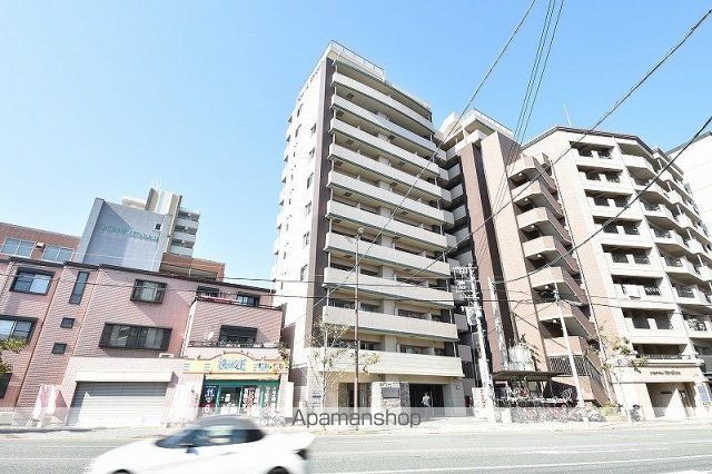 【福岡市博多区吉塚のマンションの外観1】