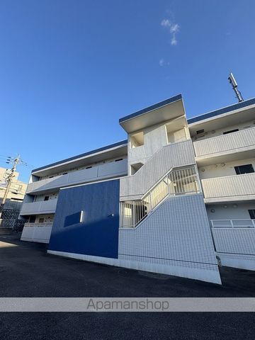 VINGT ET UN BONHEUR 表山の外観写真