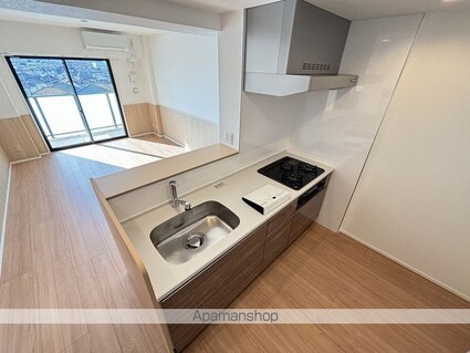 コートデルトゥール昭島[2LDK/68.47m2]のキッチン