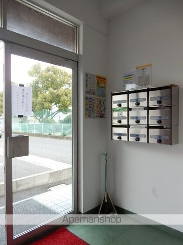 公園ビルの玄関写真