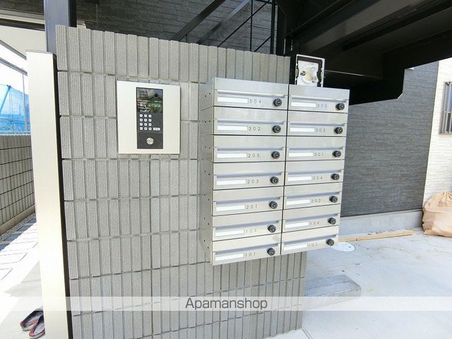 RESAM稲城長沼の玄関写真