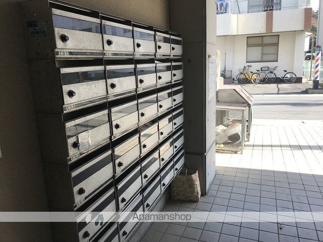 シティコート新浜の玄関写真