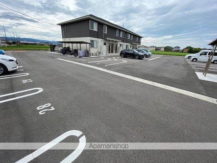 ラ・ソフィー[2LDK/65.02m2]の駐車場