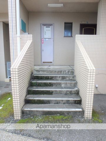 コーポナガトモIIの玄関写真