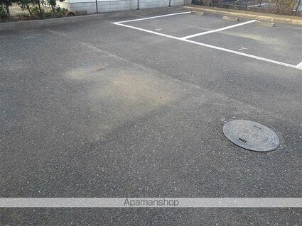 レオパレスヴィクトワール[1K/26.49m2]の駐車場