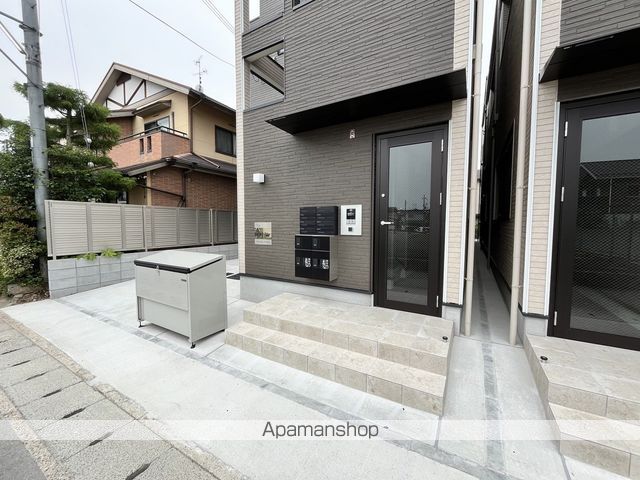 イロハ淀下津町の玄関写真