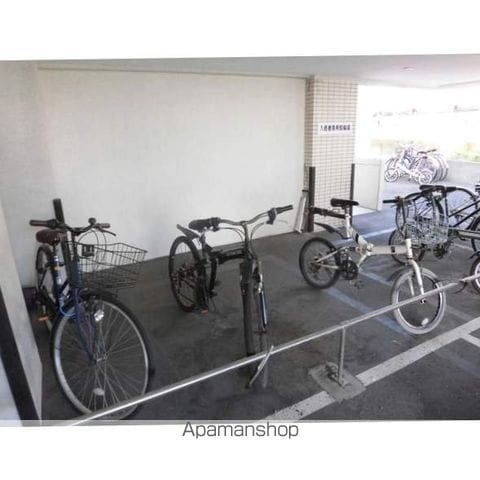 水車町マンションの玄関写真