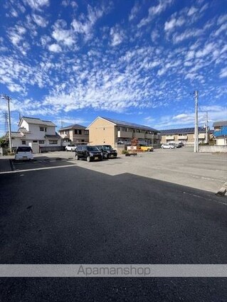 和歌山県和歌山市井辺[2LDK/60.44m2]の駐車場4