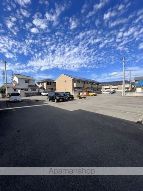 和歌山県和歌山市井辺[2LDK/60.44m2]の駐車場4