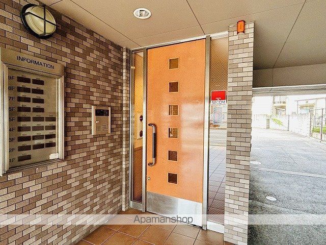 ニューキャッスル曙の玄関写真