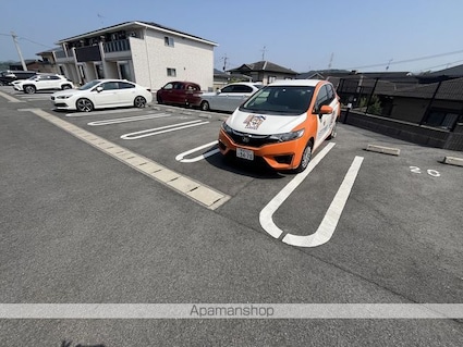 グレース曲野　Ｂ[1LDK/54.18m2]の駐車場
