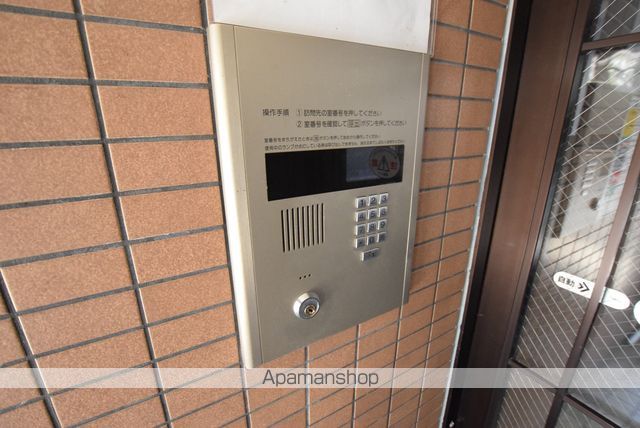 メープル桑園駅の玄関写真