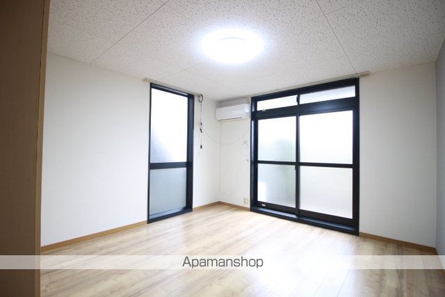 FOR RENT M1の内装写真