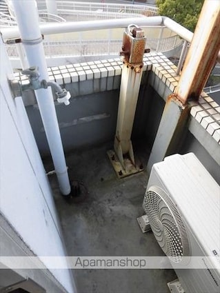 和歌山県和歌山市湊紺屋町２丁目[1R/26.25m2]のバルコニー