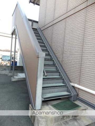 ステラ壱番館の玄関写真