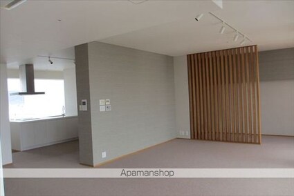 和歌山県和歌山市十番丁[2LDK/141.45m2]の内装2