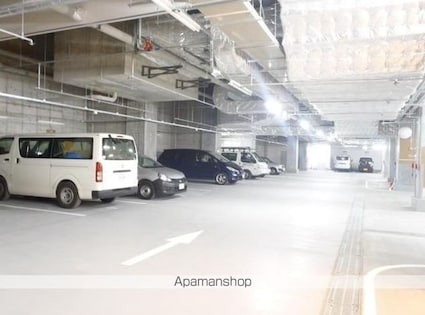 クロスエアタワー[1K/36.72m2]の駐車場