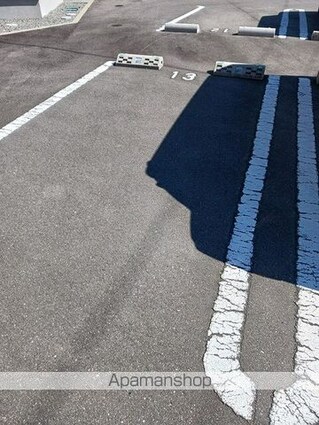 エトワール昴Ａ[2DK/46.06m2]の駐車場