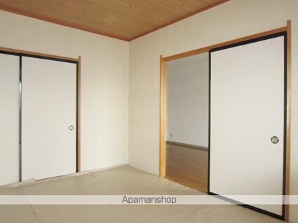 小根山ビル[2LDK/62m2]の内装2