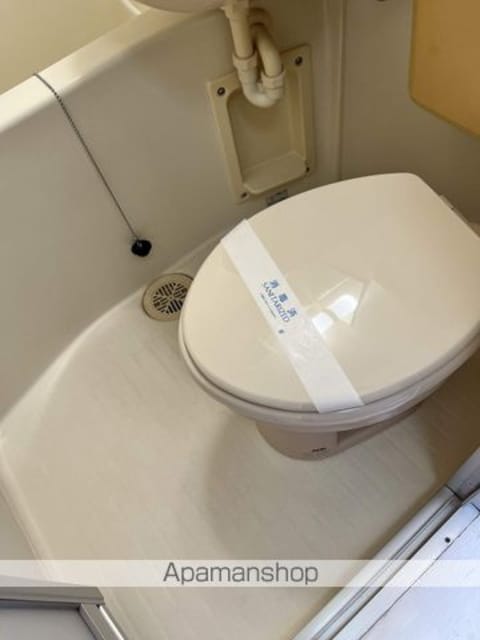 和歌山県和歌山市湊[1K/16.96m2]のトイレ