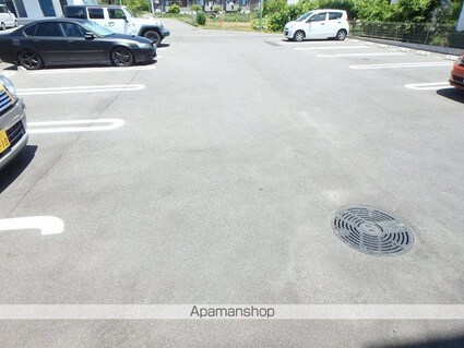 ＳＵＮＮＹ　ＤＡＹＳ[2LDK/62.7m2]の駐車場
