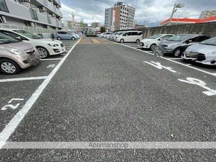 アイランド小野山[1K/23.1m2]の駐車場1