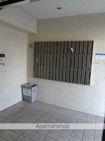 ウシジマハイツ渡鹿の玄関写真