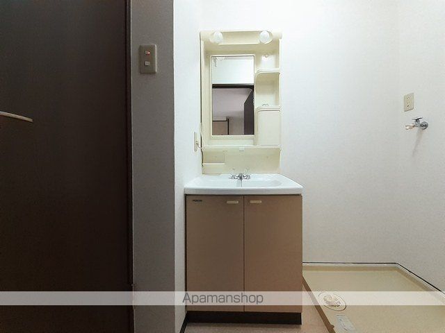 アパルトマン中央の内装写真