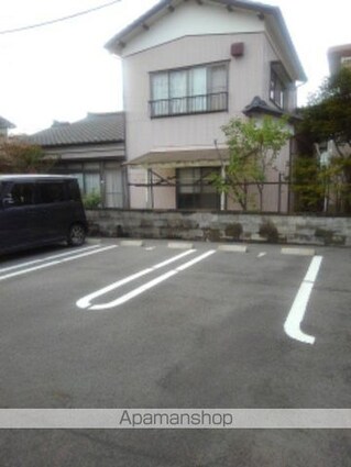 ソレイユベルⅦ[1LDK/41.96m2]の駐車場