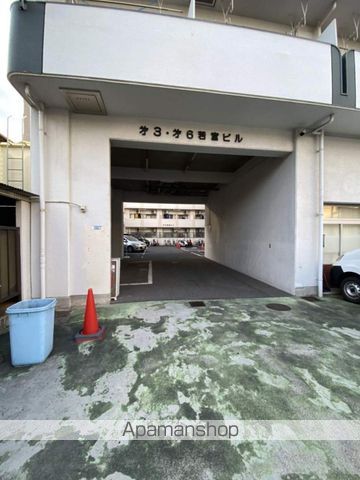第六若宮ビルの玄関写真