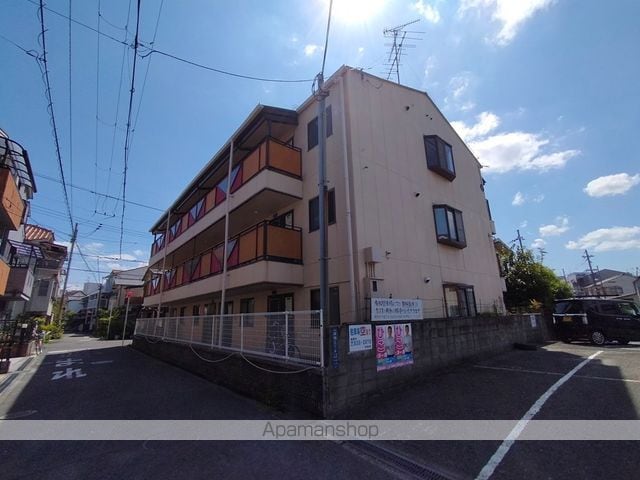 楽友コーポ1号館の外観写真