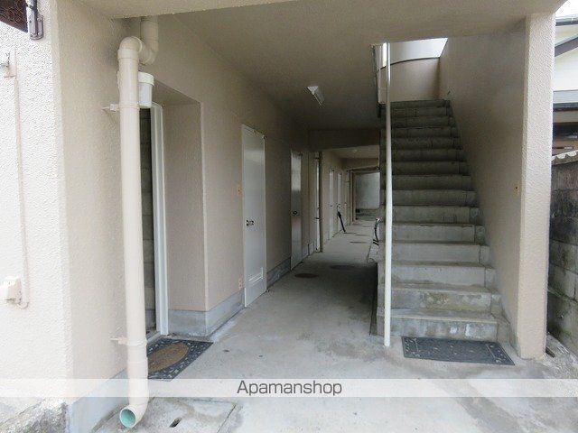 伊予マンションの玄関写真