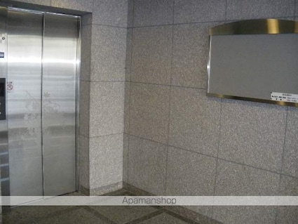 シャルマンコーポ湊町[1R/31.7m2]のロビー2