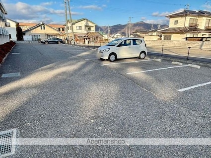 レオパレスえむ[1K/23.18m2]の駐車場